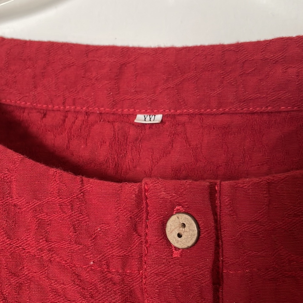 Beautiful Red Top - Picture 5 of 7